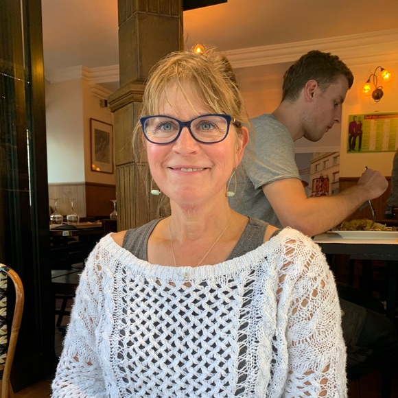Meet your Posher, Kelly - Picture 3 of 5